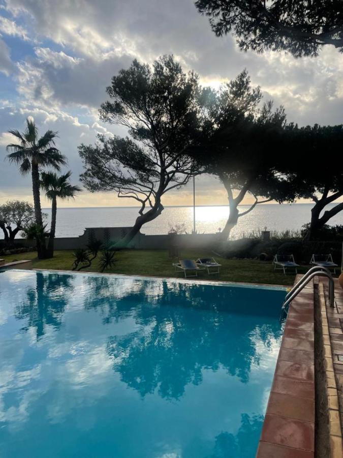 Villa Les Glycines Les Issambres Kültér fotó